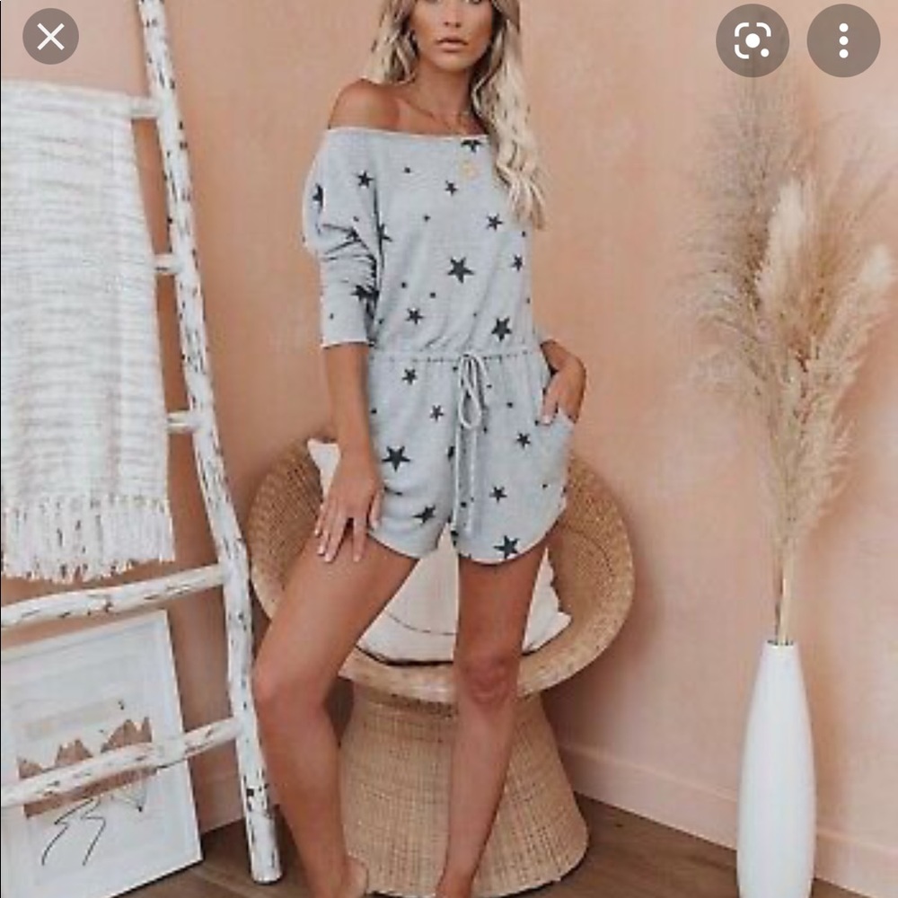 NWOT Vici Higher Love Pocketed Star Print Romper